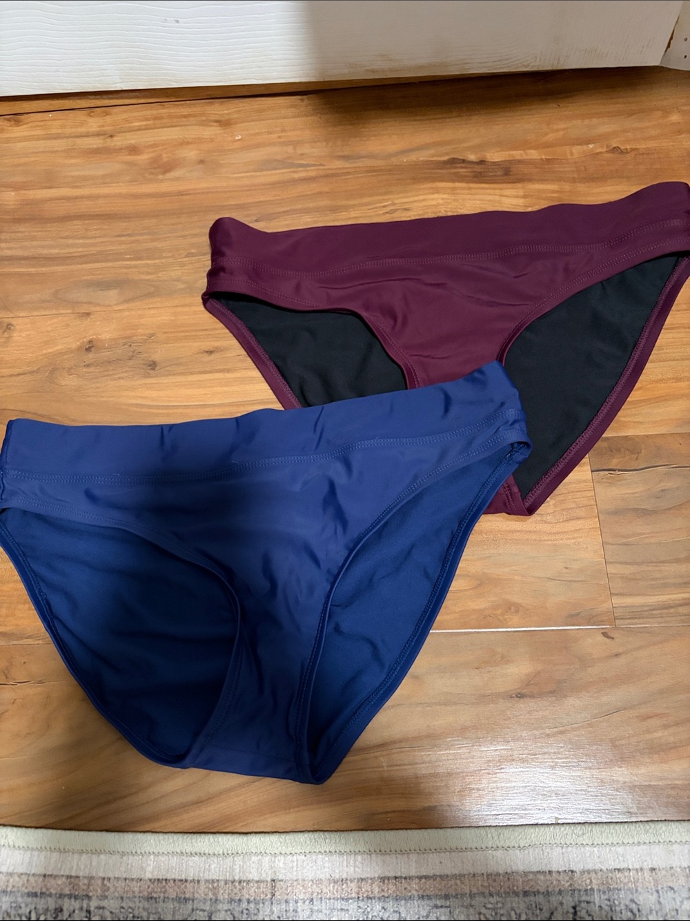Title Nine Lehua Women’s Bikini Bottoms in Navy and Wine Small Like New